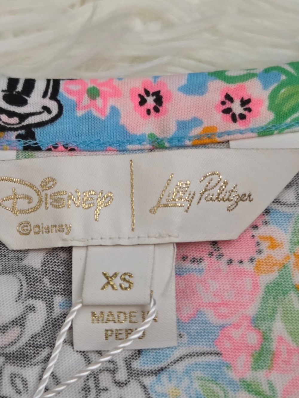 NWT Lilly Pulitzer Disney Top "Lilly Hearts Disney" - Picture 8 of 14